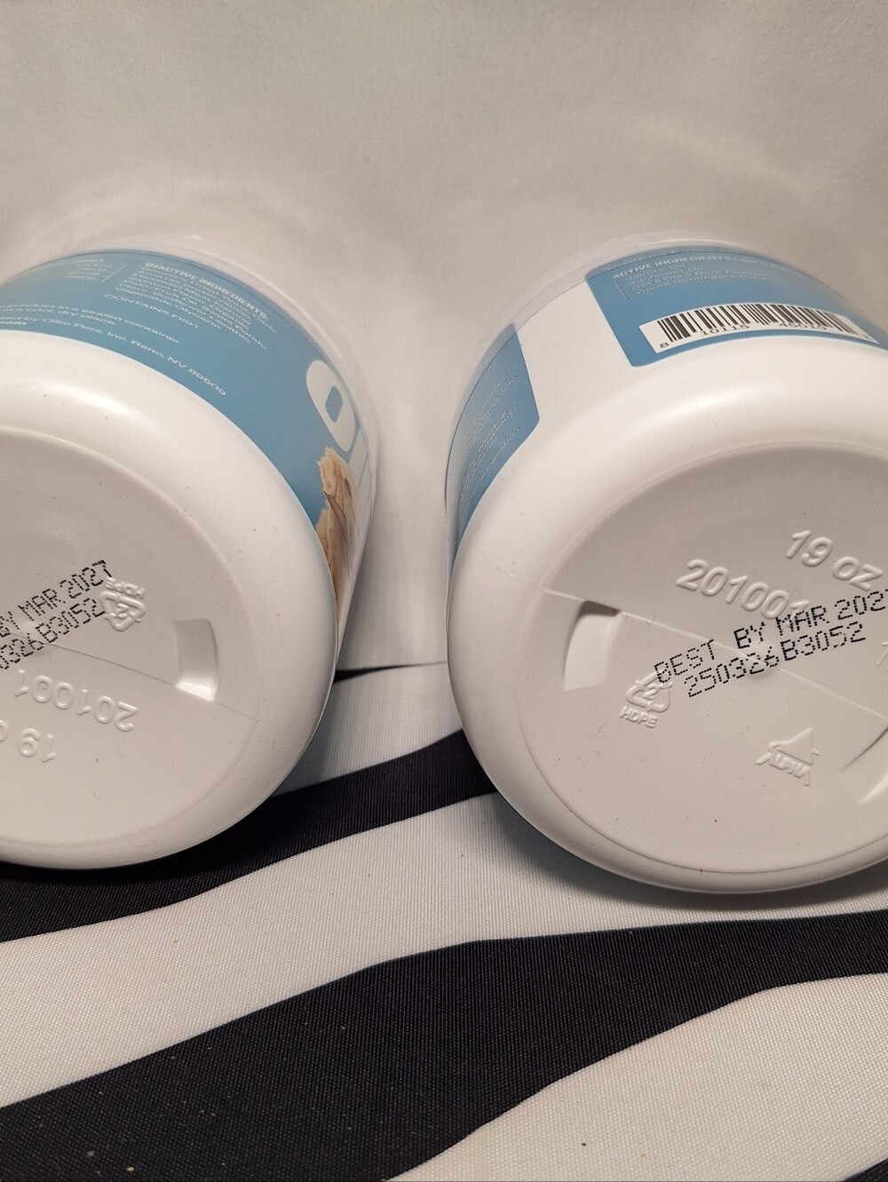 NWT (New in Jars) Ollie Skin & Coat Chews For Dogs X2 Jars - Picture 4 of 4